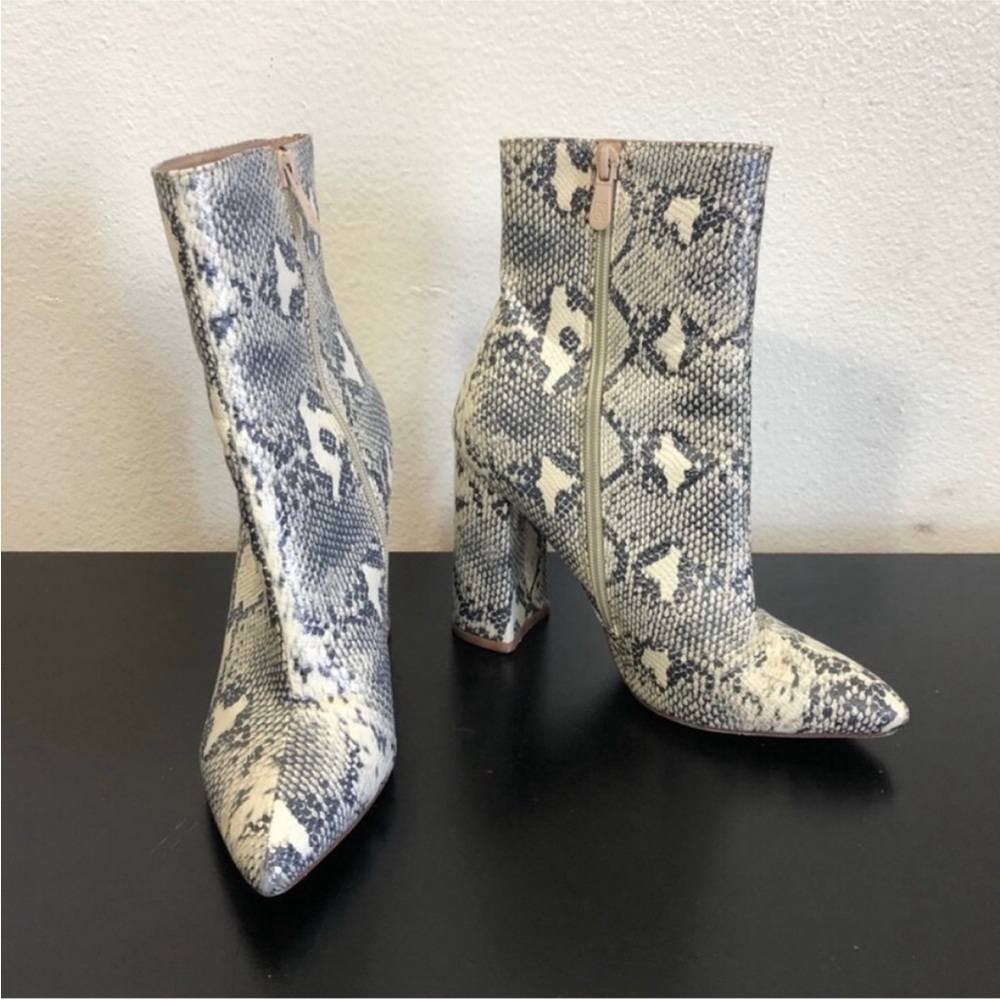 Pretty Little Thing White Gray Snake Skin Boots